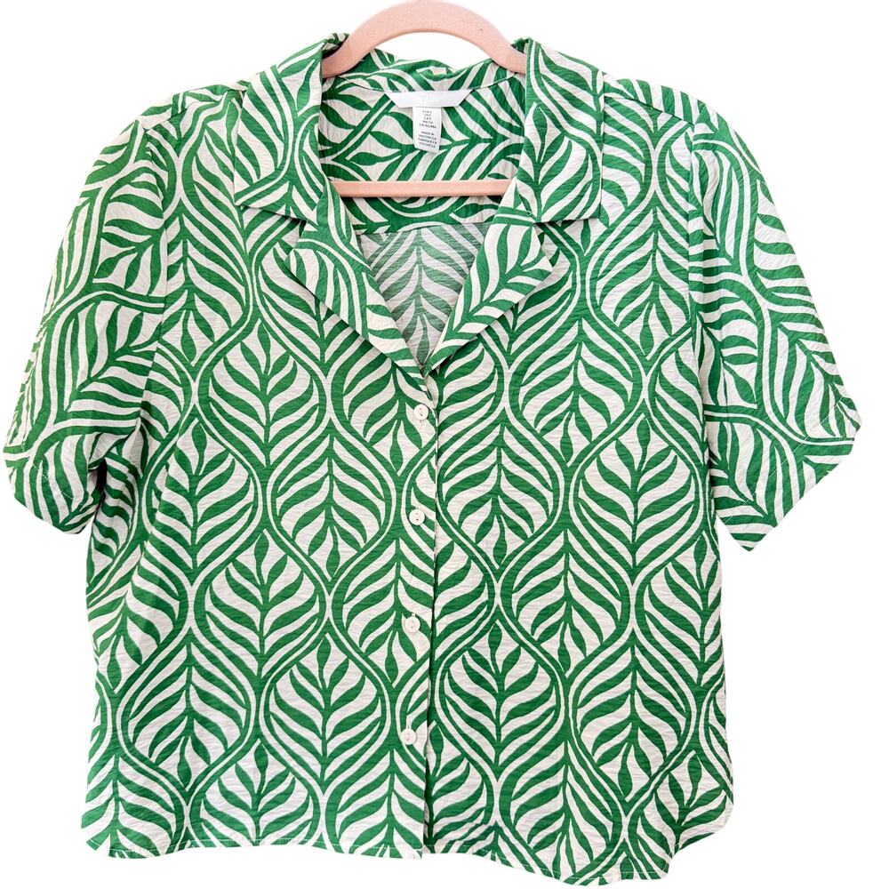 H&M Camp Shirt Size S Small Green Leaf Print Viscose Blend